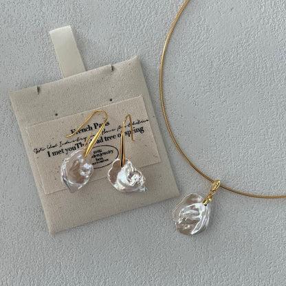 Gold Petal Baroque Necklace